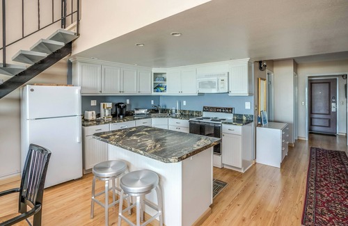 Gearhart Condo | Gearhart House G740. 5th floor condo with amazing ocean views