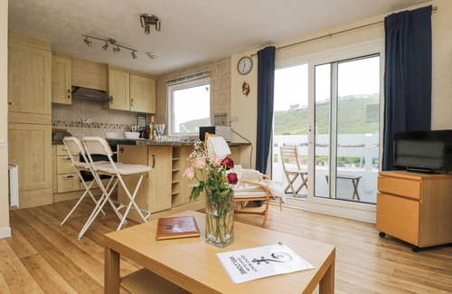 Porthtowan Cottage | GECKO BEACH, romantic, country holiday cottage in Porthtowan