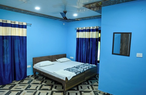 Pauri Hotel | Geeta Ji - Forest Retreat