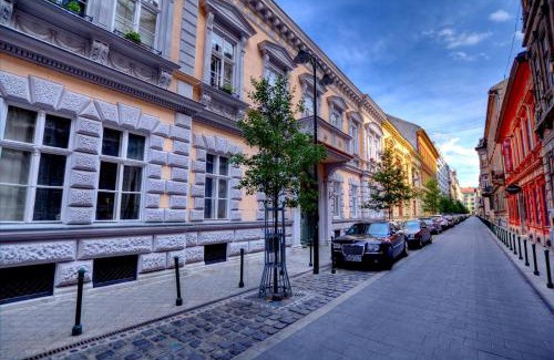 Palace District House | Gellerico Rooms at Horánszky Street