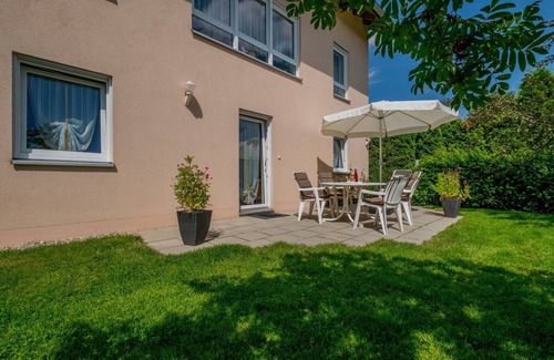 Schoenwald Apartment | Gemütliche Ferienwohnung mit Terrasse
