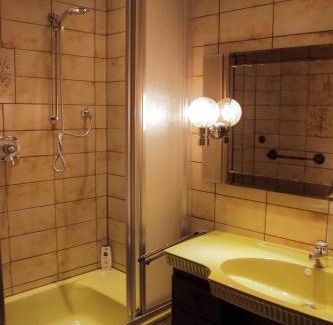 Mainz-Bingen Apartment | Gemütliche Fewo mit Rheinblick