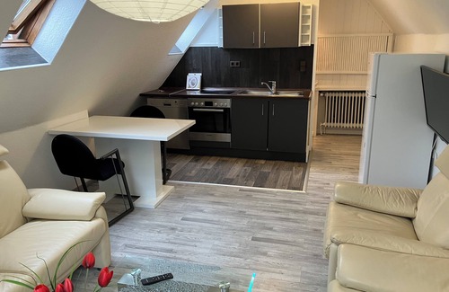 Papenburg Apartment | Gemütliche Fewo Zwischen Oben- und Untenende