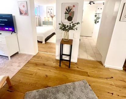 Homburg Apartment | Gemütliche Souterrain Wohnung neben der Universitätsklinik in Homburg