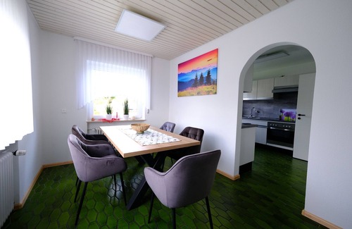 Nimburg Apartment | Gemütliche u. Großzügige Ferienwohnung - 15 Min zum Europapark Rust