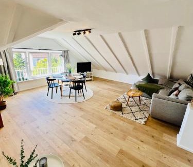 Homburg Apartment | Gemütliches Loft in Homburg - Komfort & Charme direkt an der Uniklinik mit Küche und Bad