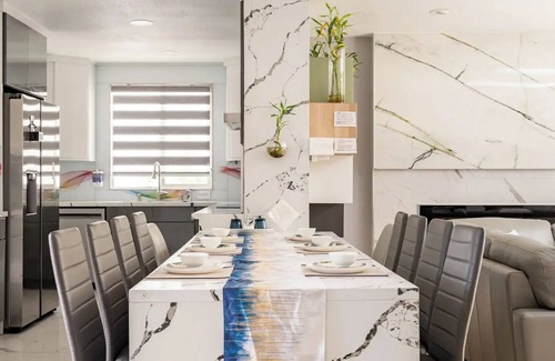 Oceanside House | GemCoastalHome,Grill,ModernAmenities,Fireplace,HotTub,EVChargerLegoland,Safari