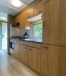 Rijs Other | Gemoderniseerd en modern chalet bij het bos