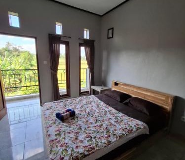 Melayang House | Gending Sari House