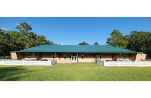 Pennington Apartment | "General Store" at Oak Arbor