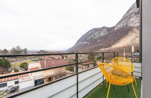 Etrembieres Apartment | Geneva Téléphérique Flat