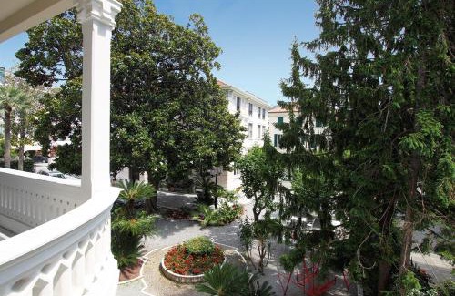 Varazze Apartment | Genovese Villa Elena Residence