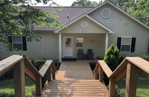 Moneta House | Gentle Slope, Firepit, Safe No Wake Cove, Game Room, Large Dock. Fun for all!