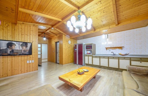 Geoje House | Geoje Gaonara Pension