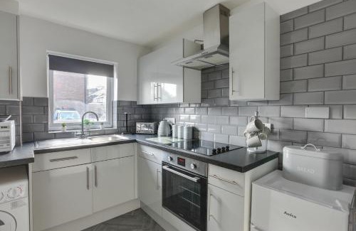 Chelmsford Apartment | George Suite - Central Location - Free Allocated Parking