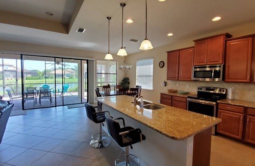 Laurel House | GEORGEOUS HOME ONLY 3MILES AWAY FROM NOKOMIS BEACH