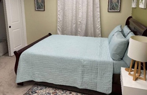 Elmont Apartment | GEORGEOUS PRIVATE UNIT IN QUIET RESIDENTIAL NEIGHBORHOOD