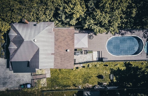 Penetanguishene Cottage | Georgian Bay Escape - Perfect getaway right by the lake. Private deck w/pool.