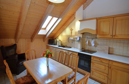Stocking Apartment | Geräumige Ferienwohnung in Stocking in Waldnähe