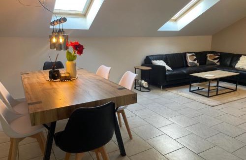 Dueren Apartment | Geräumige gemütliche Ferienwohnung in Düren-Nähe Köln und Aachen