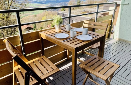 Geyersberg Apartment | Geräumiges 2,5-zimmer-apartment mit Balkon und Küche