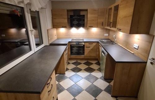 Bad Salzuflen Apartment | Geräumiges Ferienhaus in Bad Salzuflen mit einfacher Ausstattung, für Geschäftsreisende, Gruppen oder Familien geeignet, 4 Schlafzimmer
