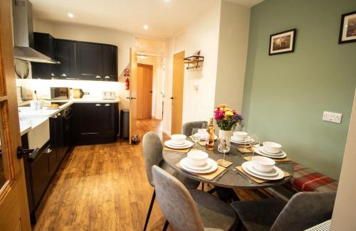 St Harmon House | Ger Yr Afon