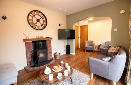 St Harmon House | Ger Yr Afon