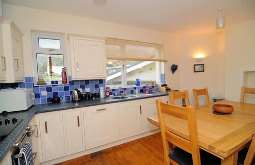 Tan-y-groes Cottage | Gerlan, Llangrannog - Four Bedroom Cottage, Sleeps 8