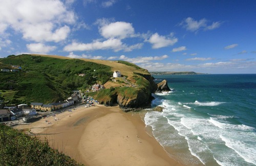 Tan-y-groes Cottage | Gerlan, Llangrannog - Four Bedroom Cottage, Sleeps 8