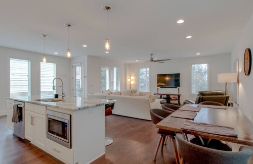Salemtown House | Germantown Super Pad-Rooftop Deck