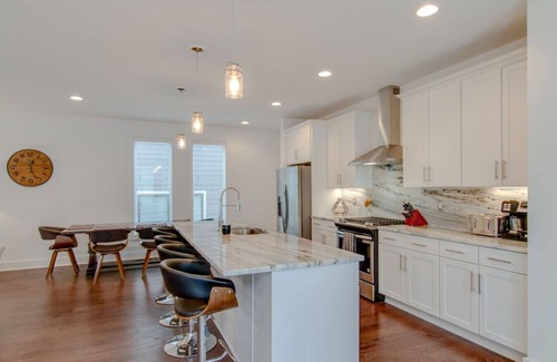 Salemtown House | Germantown Super Pad-Rooftop Deck