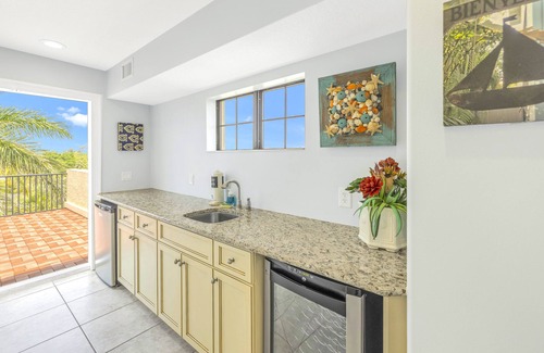 Siesta Key Village House | Gertrude's Siesta | 6 Terraces, Rooftop, Pool, 1-min to Beach and Village!