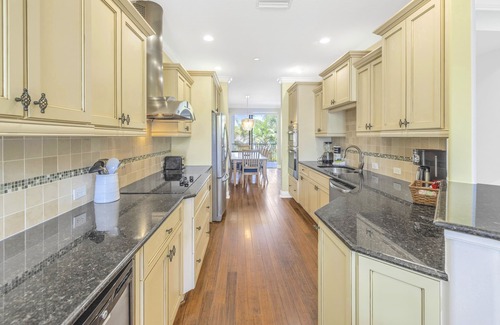Siesta Key Village House | Gertrude's Siesta | 6 Terraces, Rooftop, Pool, 1-min to Beach and Village!