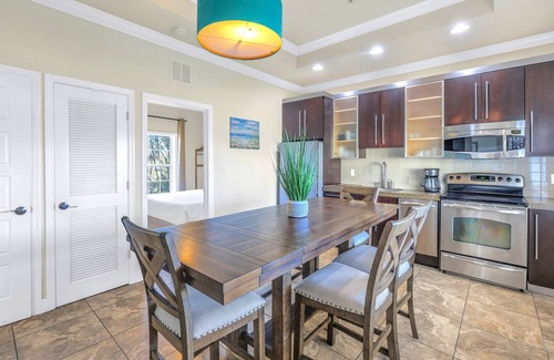 Siesta Key House | Gertrude's Siesta | Pool, Jacuzzi! 1-minute to Beach! 4-min Dining & Music!