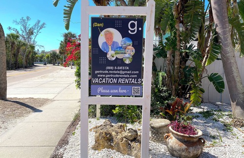 Siesta Key House | Gertrude's Siesta | Pool & Spa, 100% Private, 5-min bike to Siesta Key Beach, 3-miles to Village!
