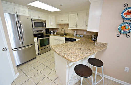 Orange Beach Condo | ☀️Get knee deep in the water somewhere. Come on down y'all!🐠🌴