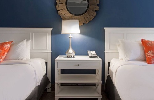 Marathon Resort | Get Ready for Adventure! 2 Great Units, Free Parking, Tennis Courts, Hot Tub