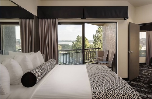 Riverside Hotel | Get Ready for Blissful Getaway! Pets are Allowed, Near Spokane Convention Center