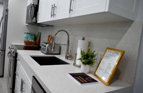 Key Largo Apartment | Getaway - Charming and Cozy in the heart of Key Largo
