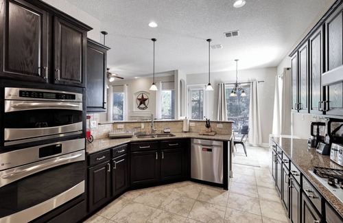 San Antonio House | Getaway Nr Sea World | BBQ | Ping Pong Air Hockey
