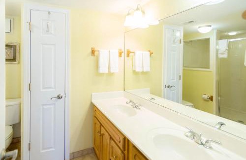 Pensacola Beach Apartment | GetAways at Soundside Holiday Beach Resort