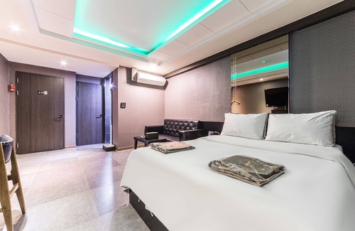 Geumjeong-dong Hotel | Geumjeong 1004