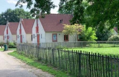 Ewijk Apartment | Gezellig huis op park, arbeiders niet toegestaan!