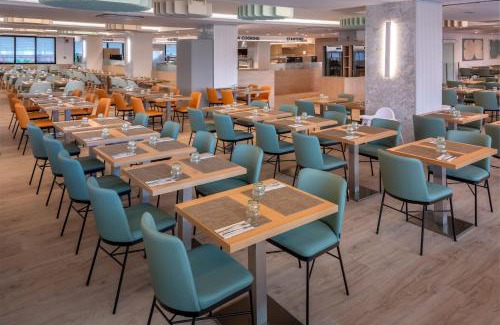 Lloret de Mar Hotel | GHT Oasis Park & Spa