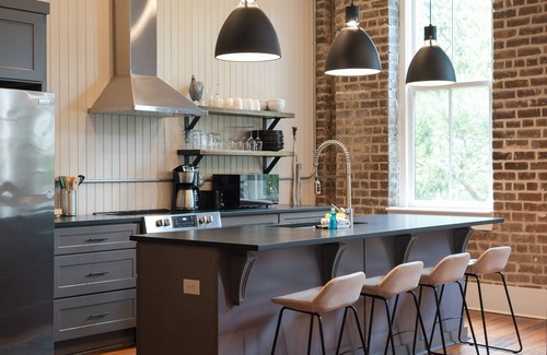 Historic District - North Condo | Giant Modern Loft on Broughton St!