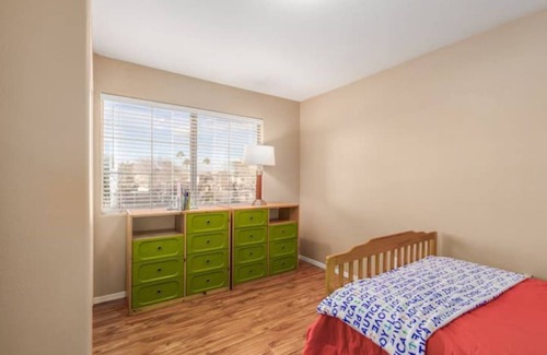 Gilbert Ranch House | Gilbert Blue OASIS 5 bedroom & fenced Pool!