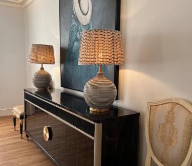 Storwood House | Gilbertson House-York-luxury-sleeps 7 with hot tub