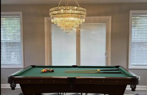 Savannah House | Gilded Magnolia Hideout, Sleeps8, Hot Tub, pet friendly