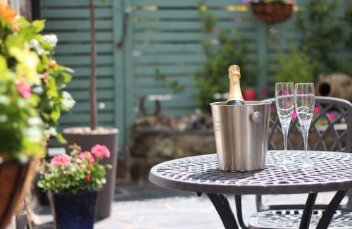 St. Keverne House | Ginentonic Cottage
